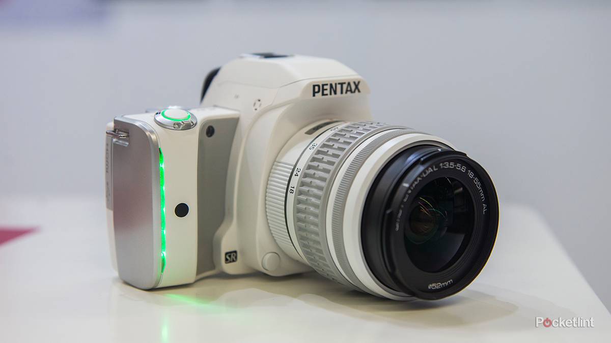 Pentax K-S1: Built-in LED light displays distract from some 