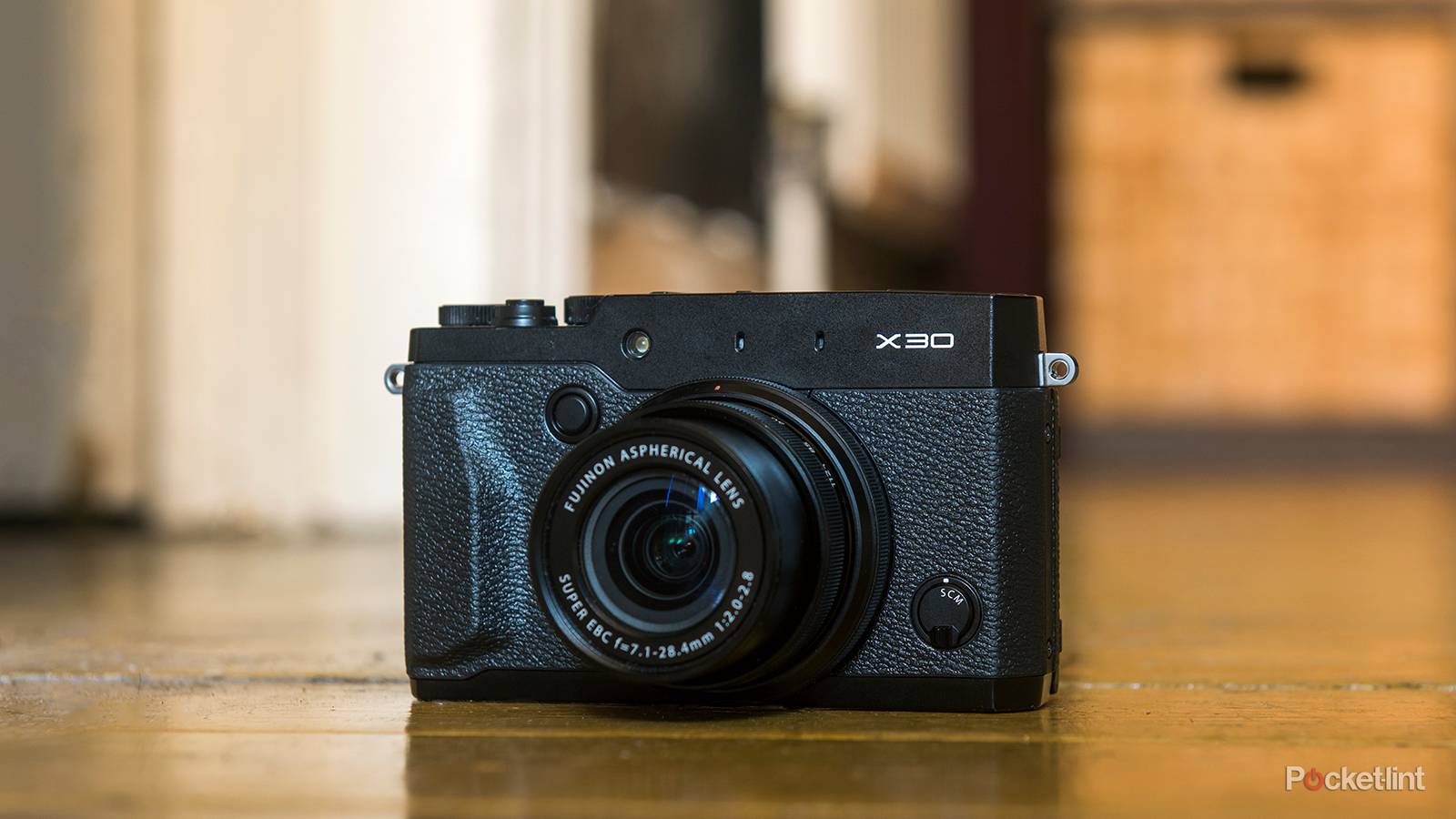 Fujifilm X30 review: Bigger and better, but beleaguered