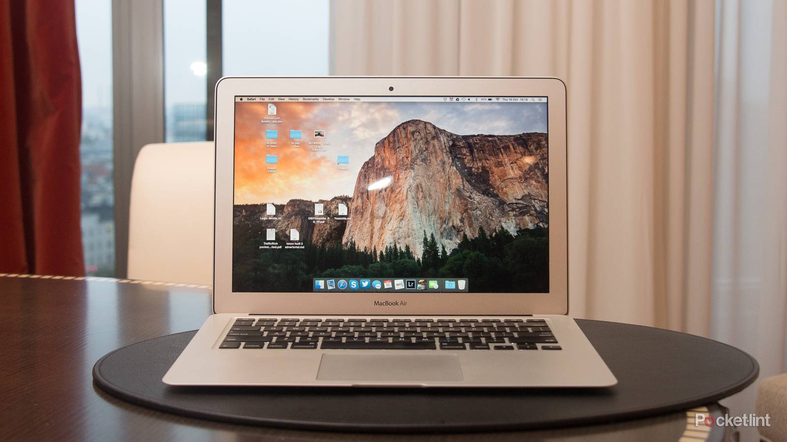 Mac OS X Yosemite review, image size:1600x900