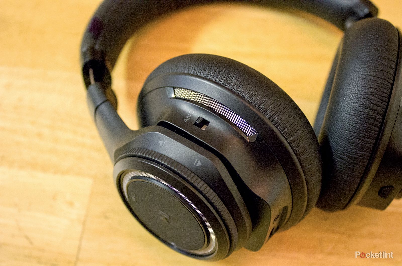 Plantronics Backbeat Pro review: Belting Bluetooth headphones