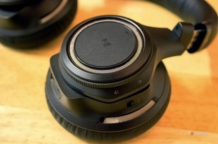 Plantronics Backbeat Pro review: Belting Bluetooth headphones