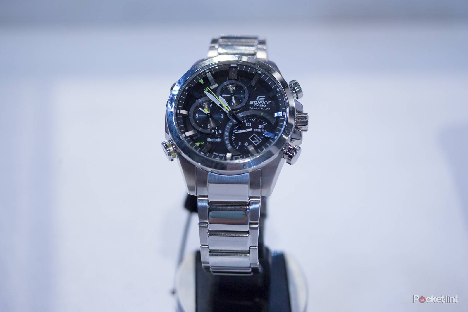132297-smartwatches-news-hands 