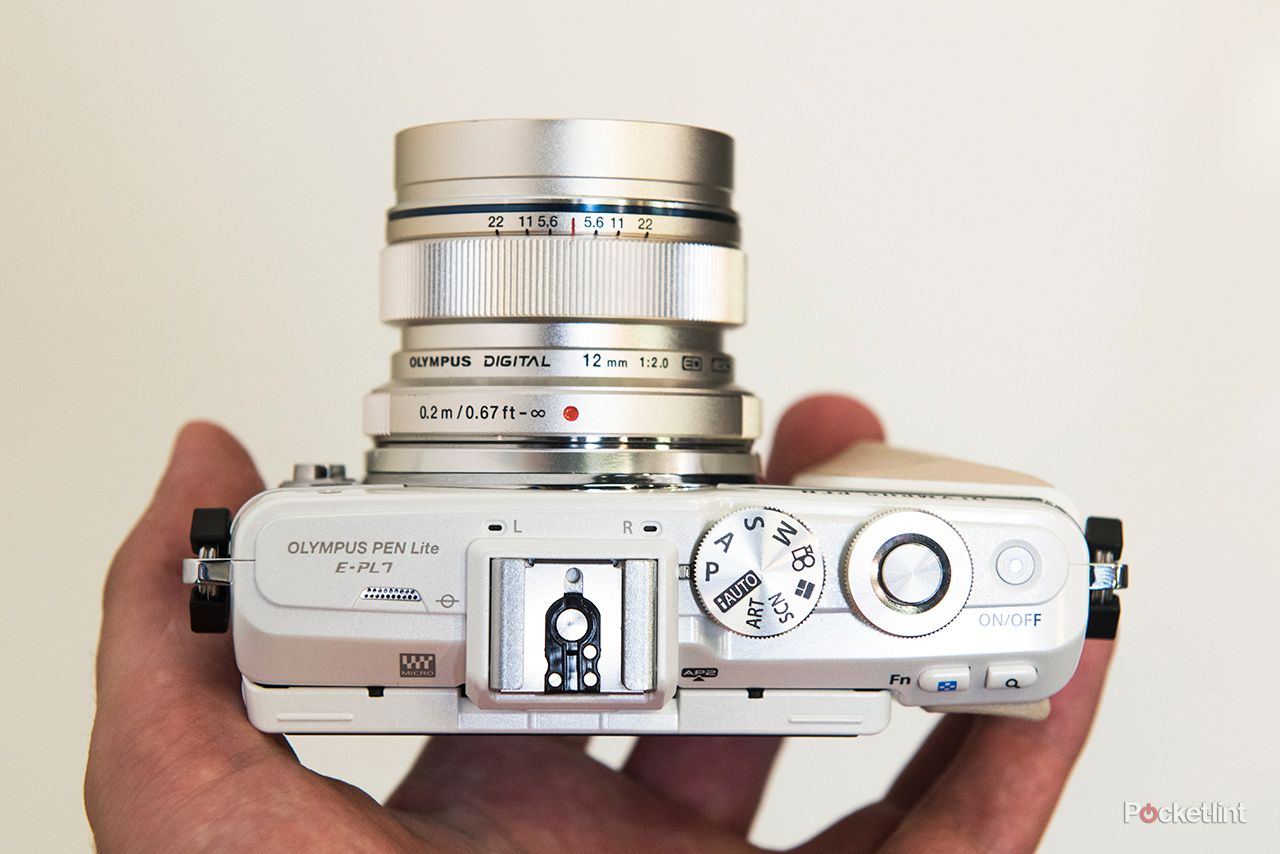 Olympus Pen E-PL7 review: Stylish system camera