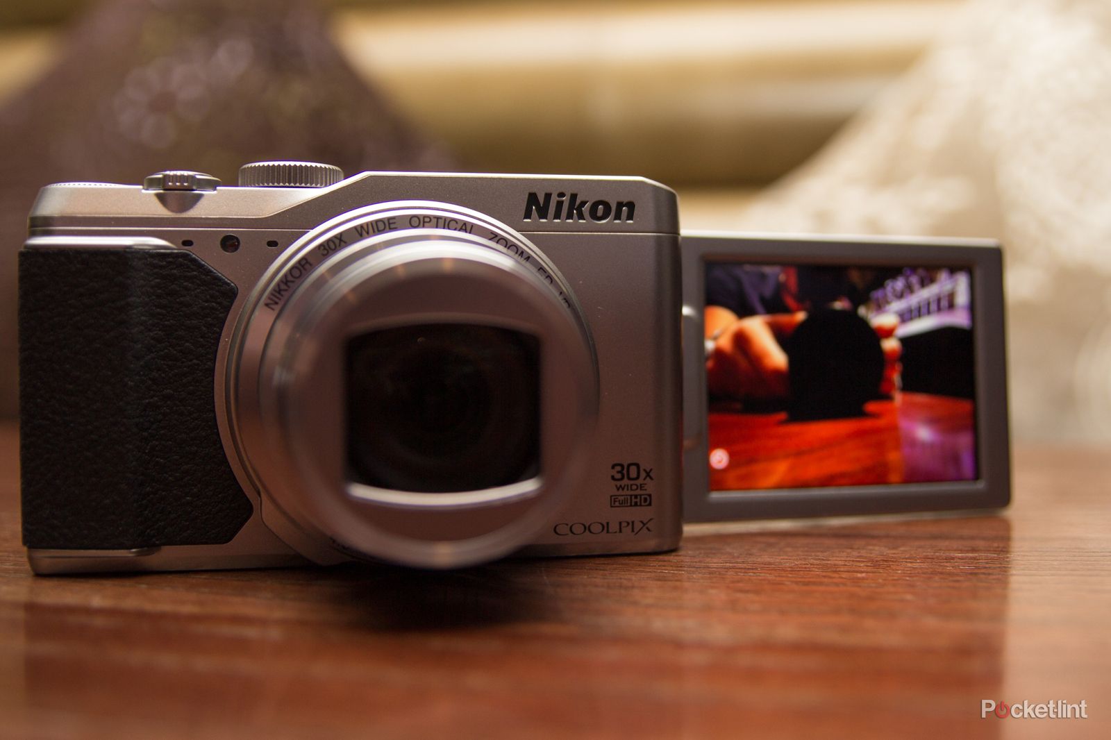 Nikon Coolpix S9900: Retro style 30x superzoom (hands-on)