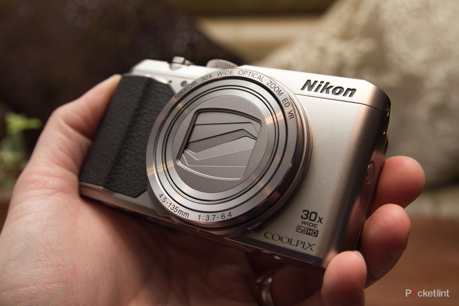 Nikon Coolpix S9900: Retro style 30x superzoom (hands-on)