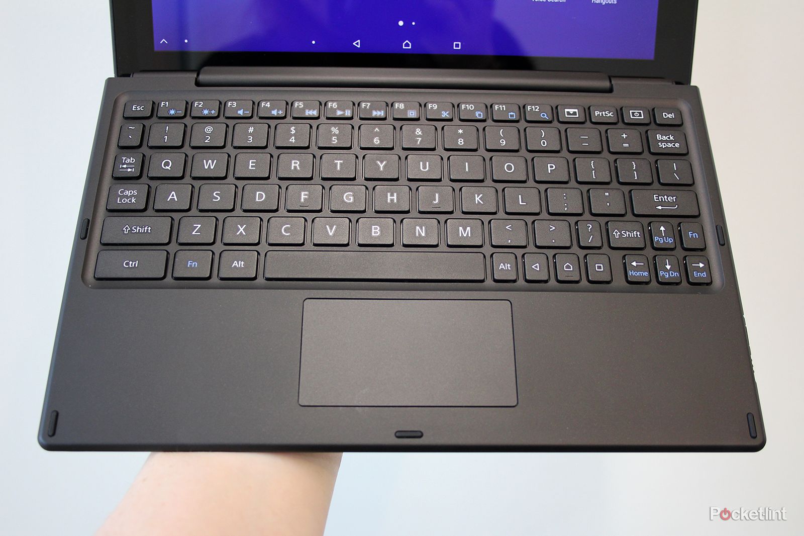Sony Xperia Z4 Tablet accessories hands-on: Slim protection