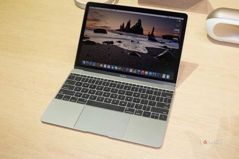 new apple macbook 12 inch stunning super thin and oh so bling hands on image 1