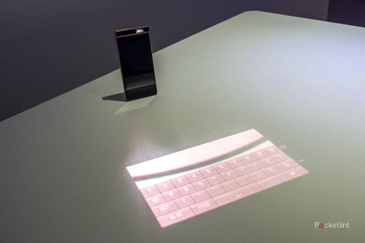 Lenovo Smart Cast: Projector phone fun and gimmicks