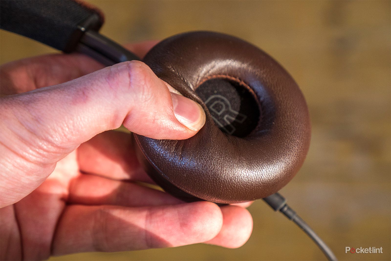 Bang & Olufsen Beoplay H8 バーガンディ【難あり】 Bang & Olufsen BeoPlay H8 review: Bang & Oh the price