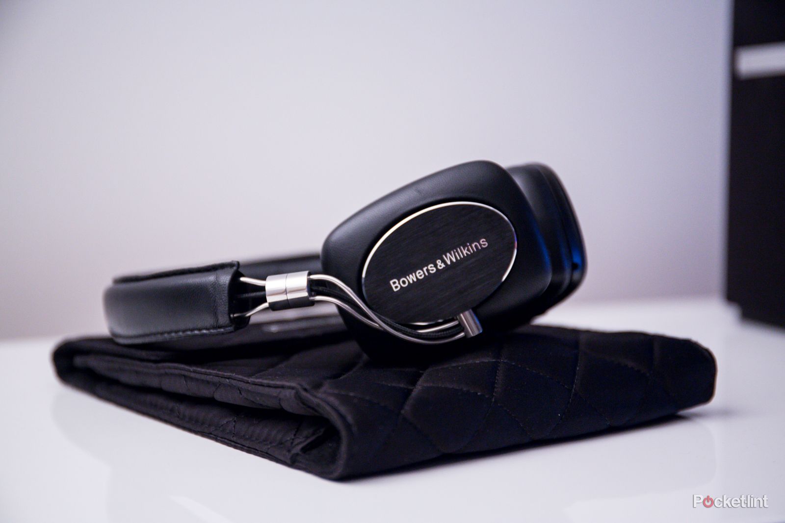 Bowers & Wilkins P5 Wireless headphones review: Class without the