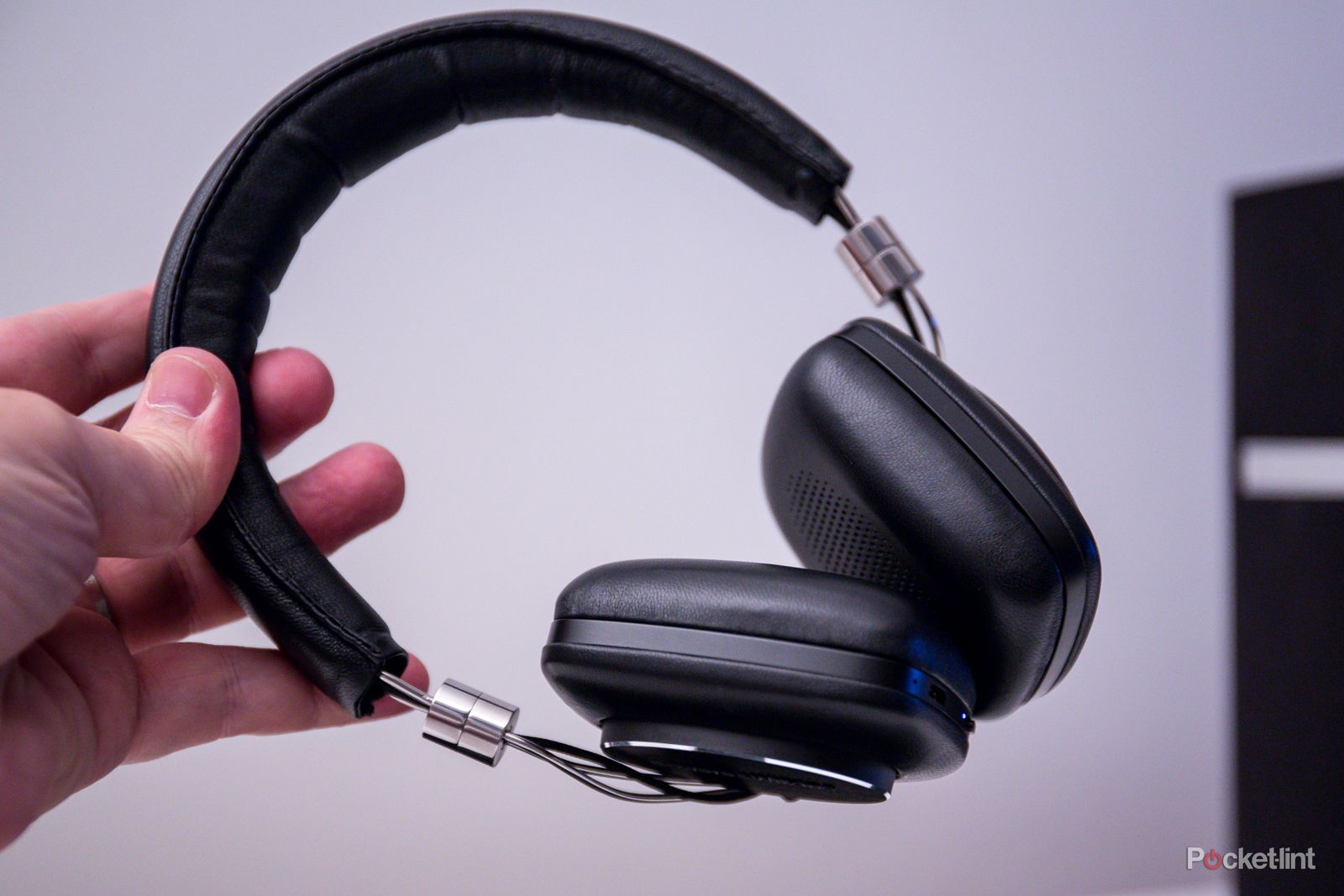 Bowers & Wilkins P5 Wireless headphones review: Class without the