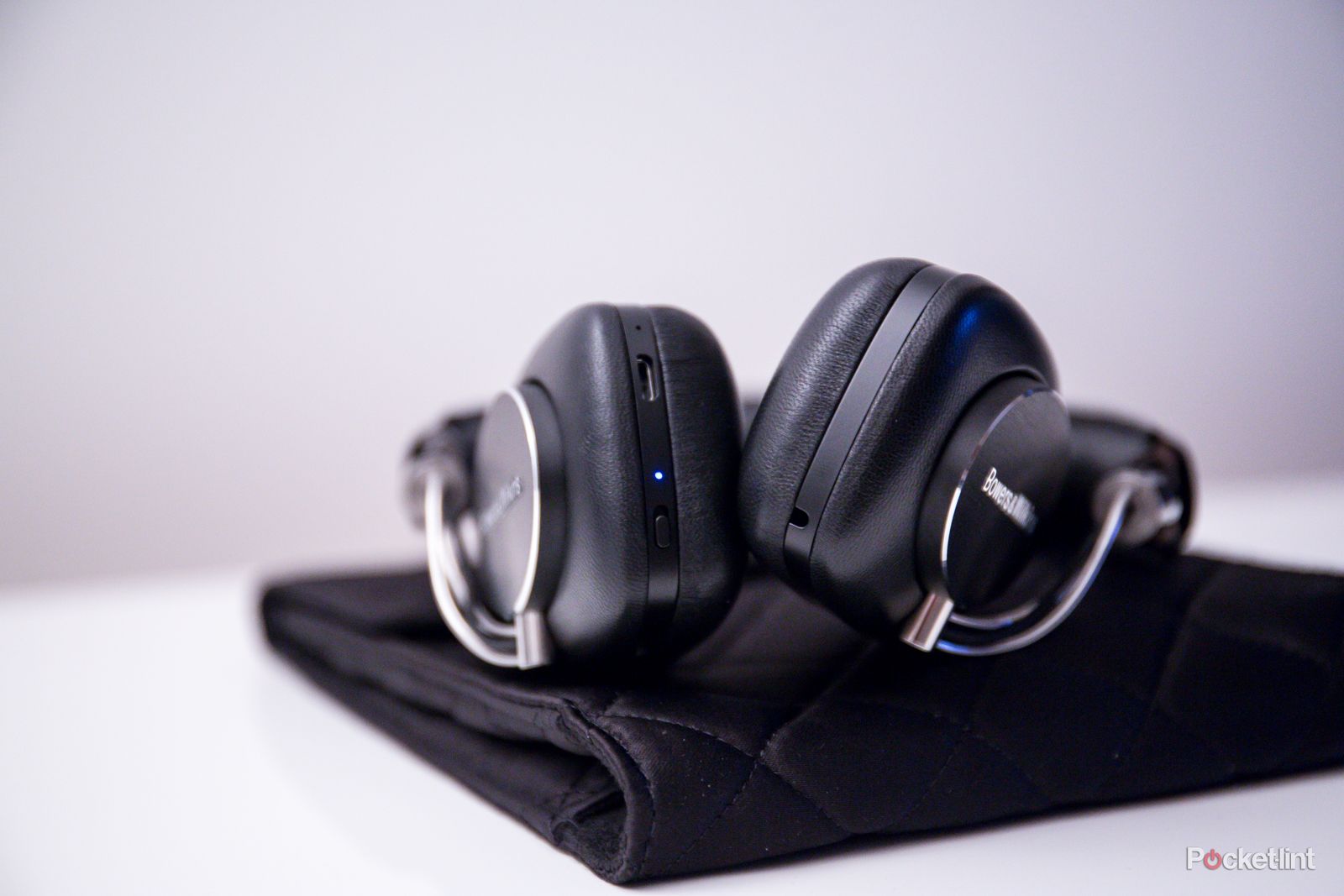 Bowers & Wilkins P5 Wireless headphones review: Class without the