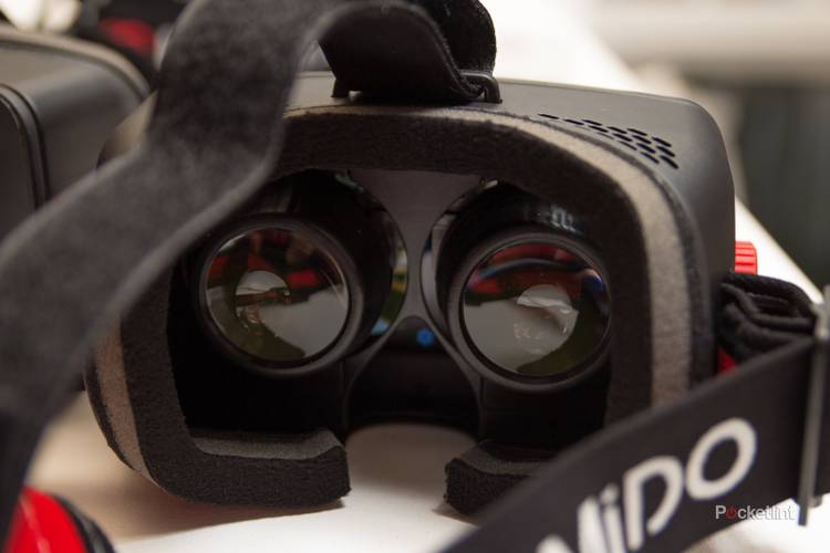 Homido is a universal virtual reality headset for smartphones (hands-on)