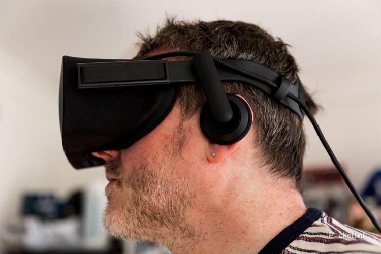 Oculus Rift vs HTC Vive: VR's best experiences go head to head
