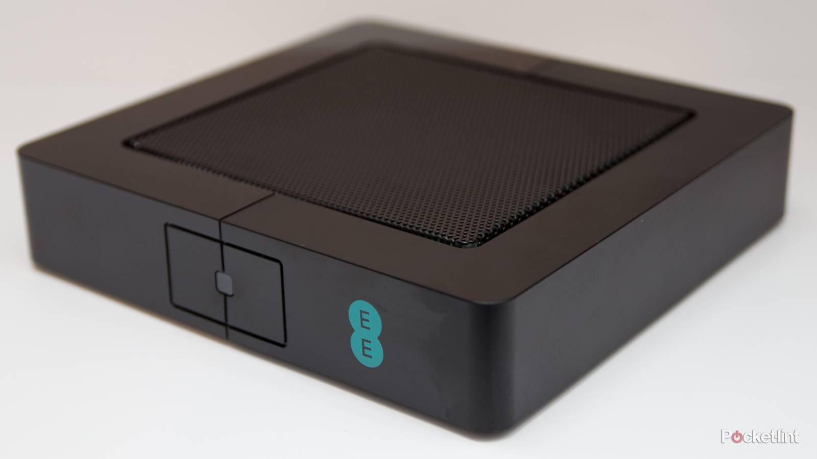 EE TV update adds search, personalisation, photo and video playback, more