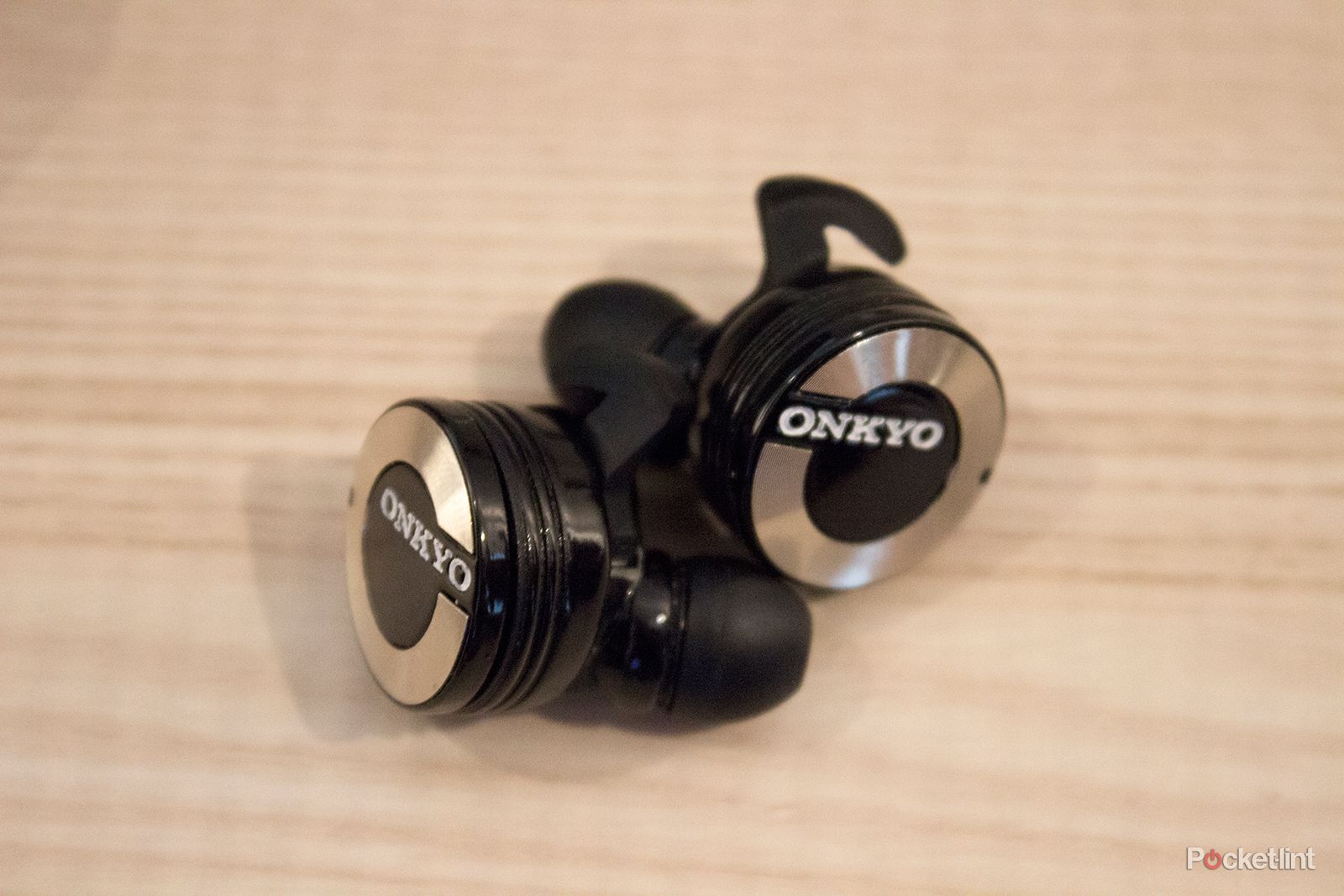 Onkyo W800BT hands-on: True wireless earbuds at last