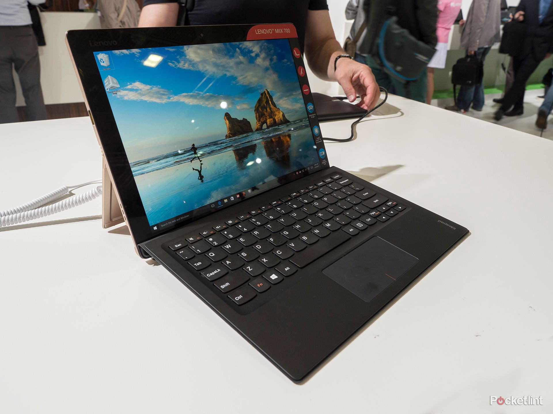 Lenovo IdeaPad Miix 700: Better than the Microsoft Surface Pro?