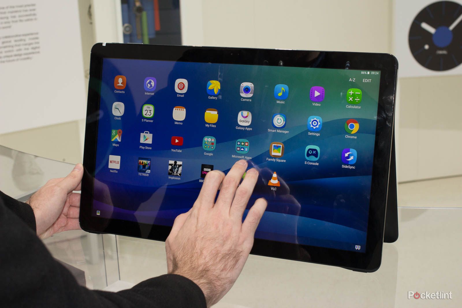 Samsung Galaxy View: 18.4-inch monster tries to bridge the gap