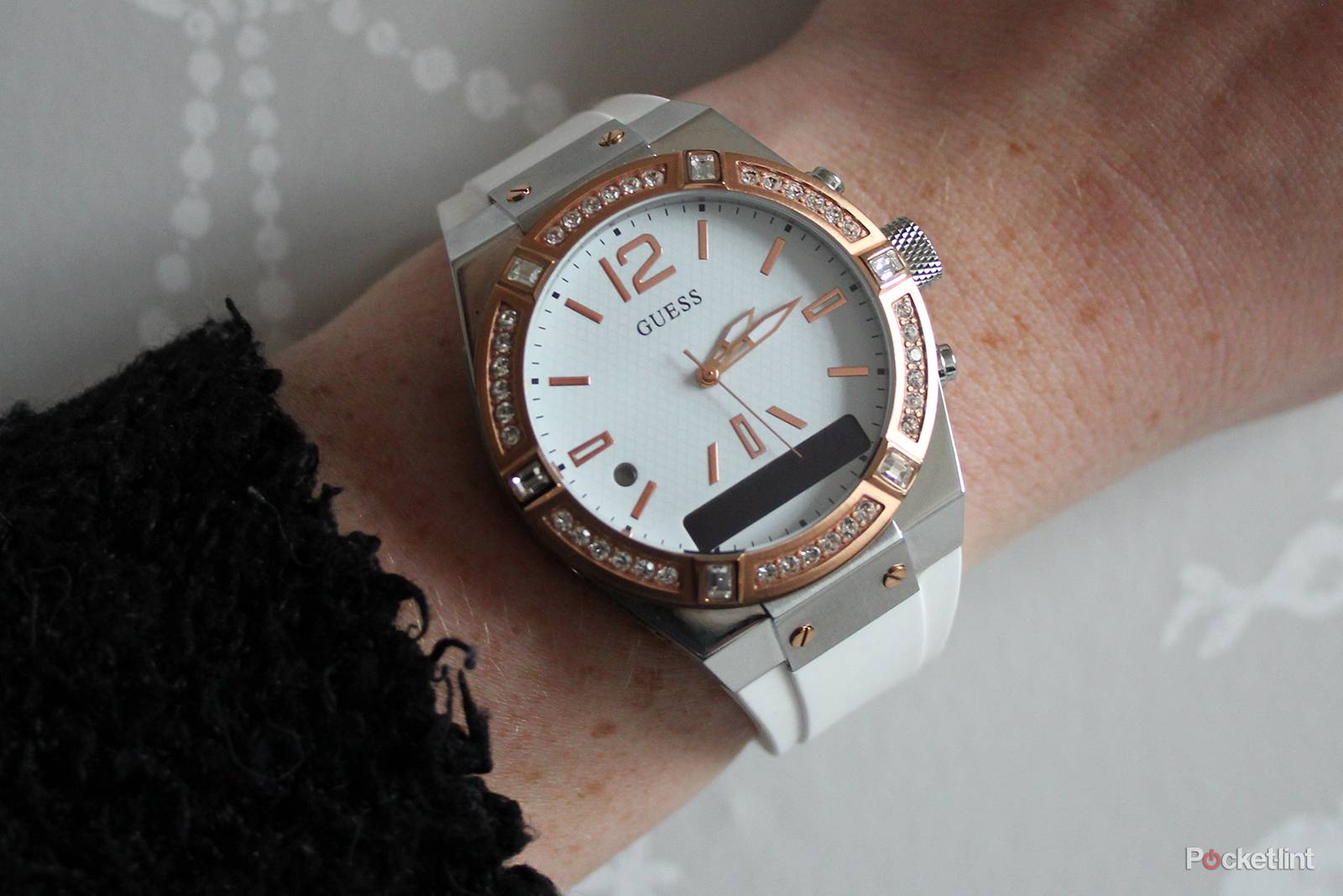 136043-smartwatches-review- 