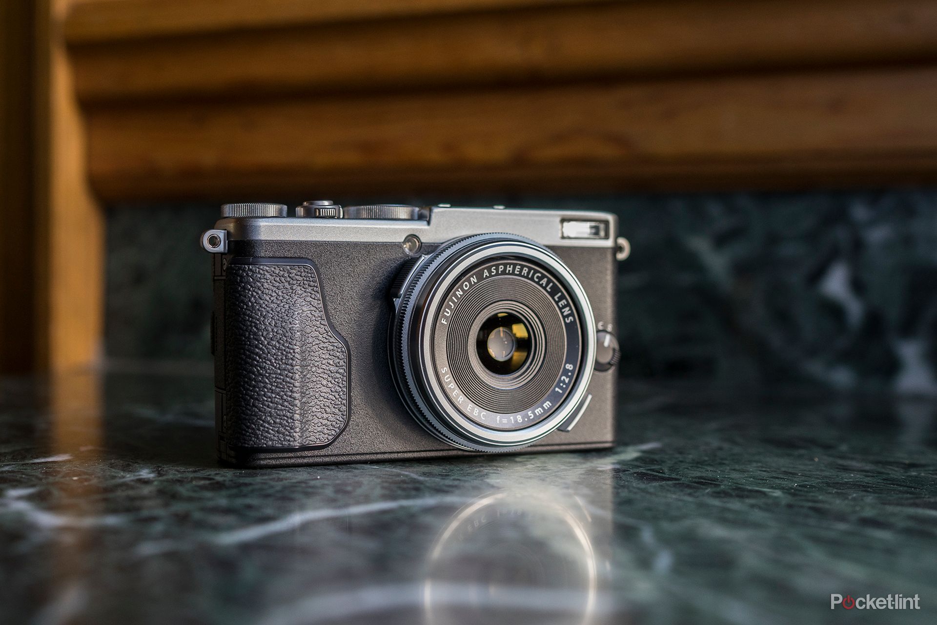 Fujifilm X70 富士フイルム　カメラ Amazon.com : Fujifilm X70 Digital Camera (Silver) : Electronics
