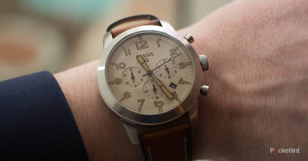 Fossil Q54 Pilot keeps analogue beauty with LED and vibration notifications Fossil Q54 Pilot keeps analogue beauty with LED and vibration notifications