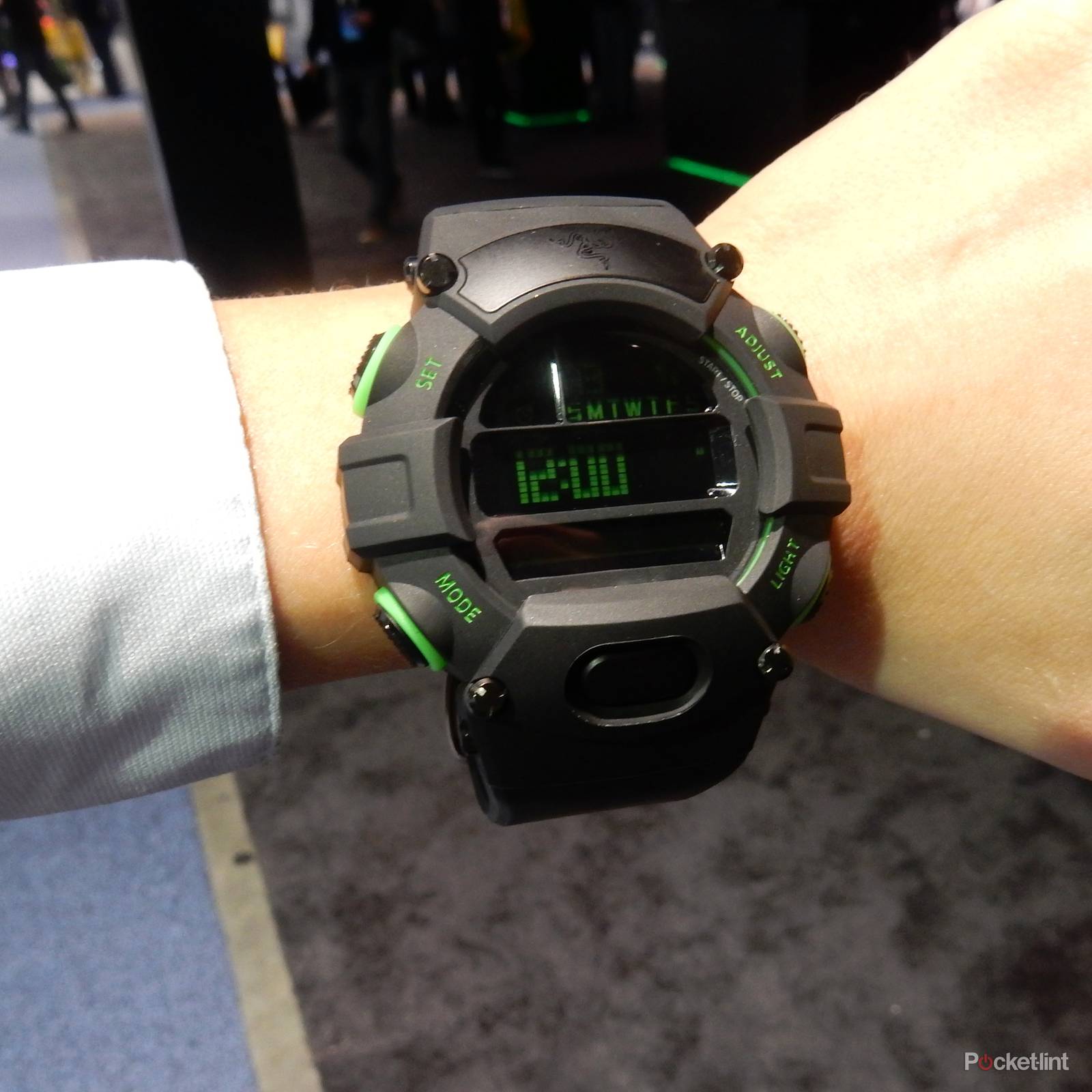 136420-smartwatches-review- 