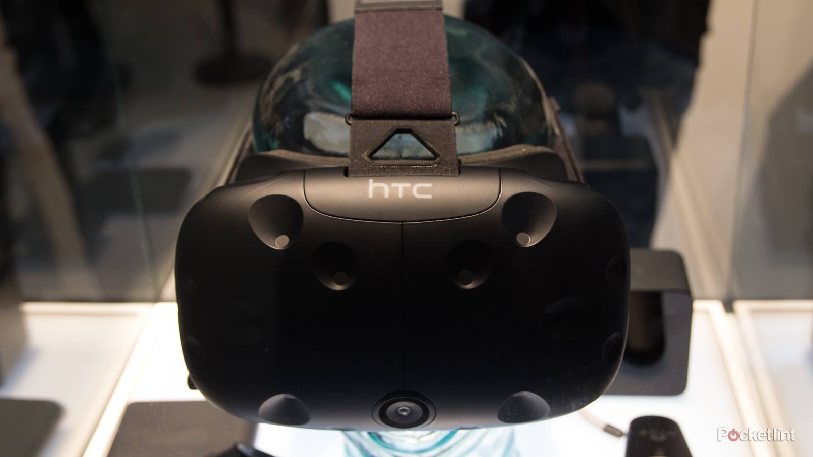 HTC Vive Consumer Edition: Eyes-on the final hardware