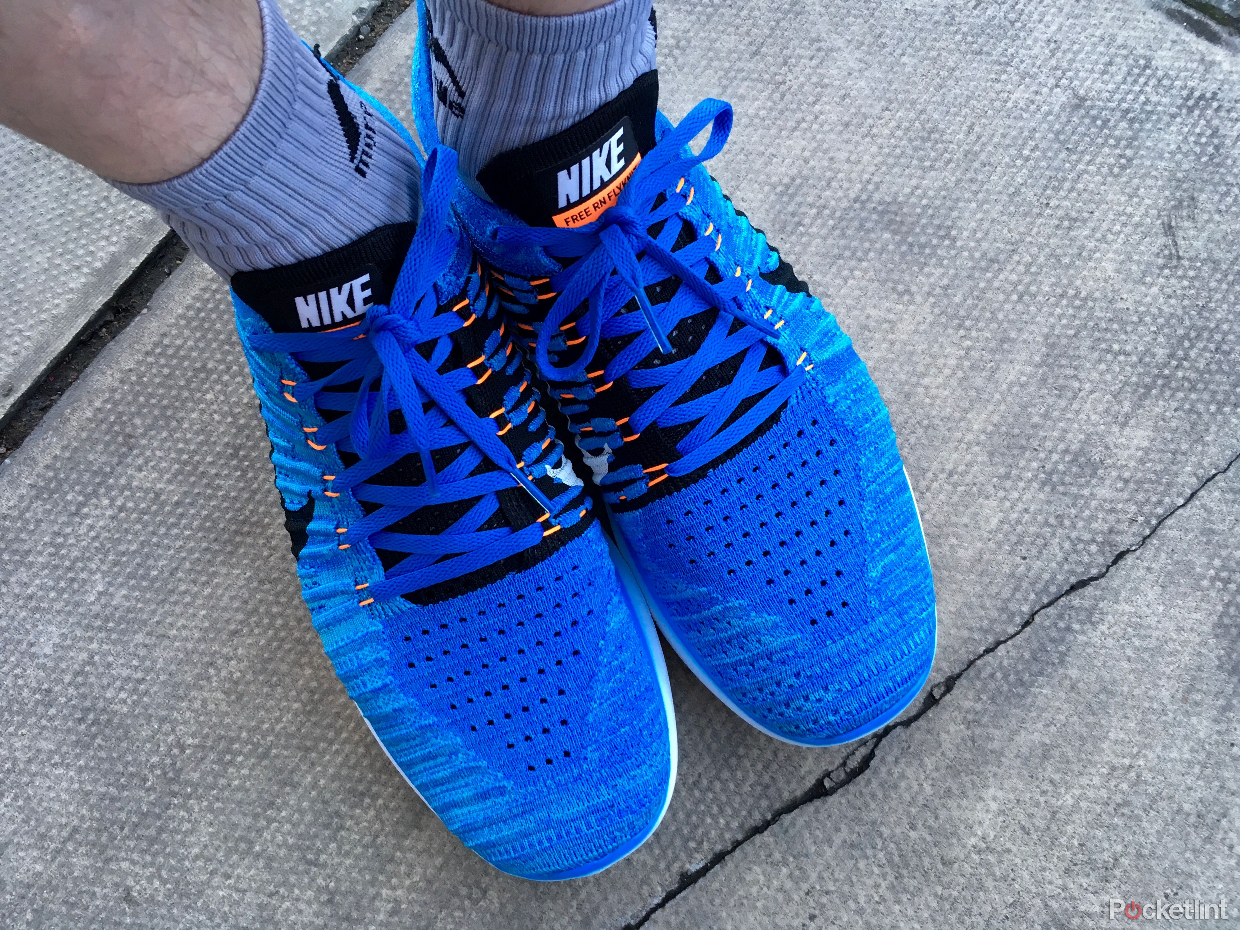 nike free run flyknit running shoes