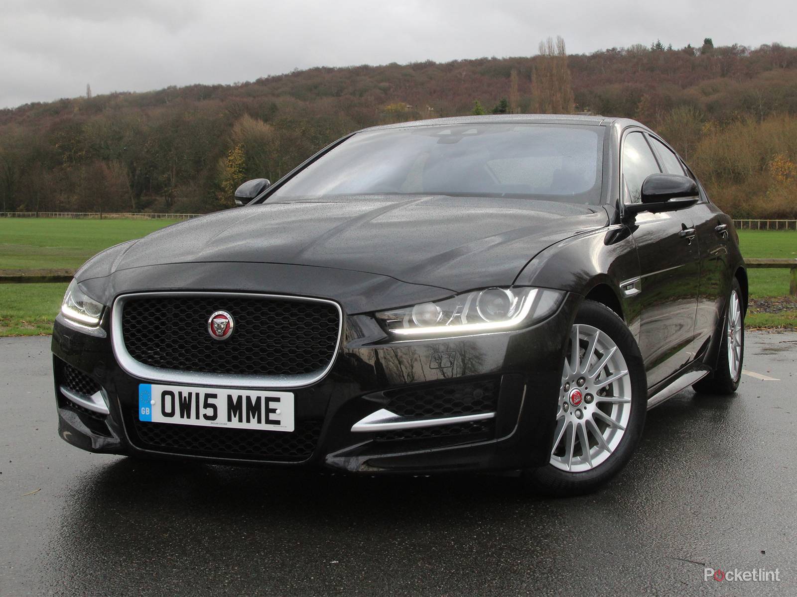 137417-cars-review-jaguar-xe-r 