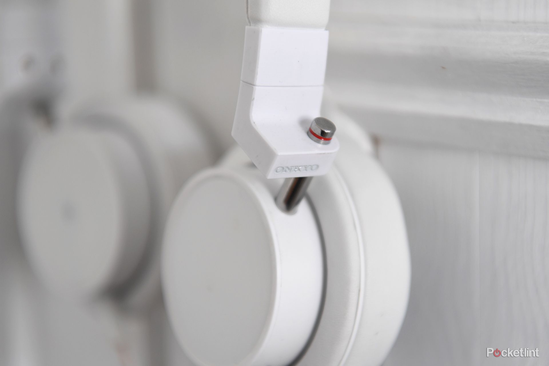 Onkyo H500BT headphones review: Punchy meets plasticky