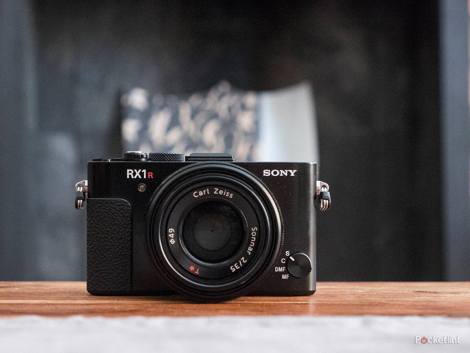 137653-cameras-review-sony- 