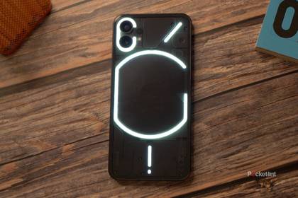 unique features of the Nothing phone (1)1