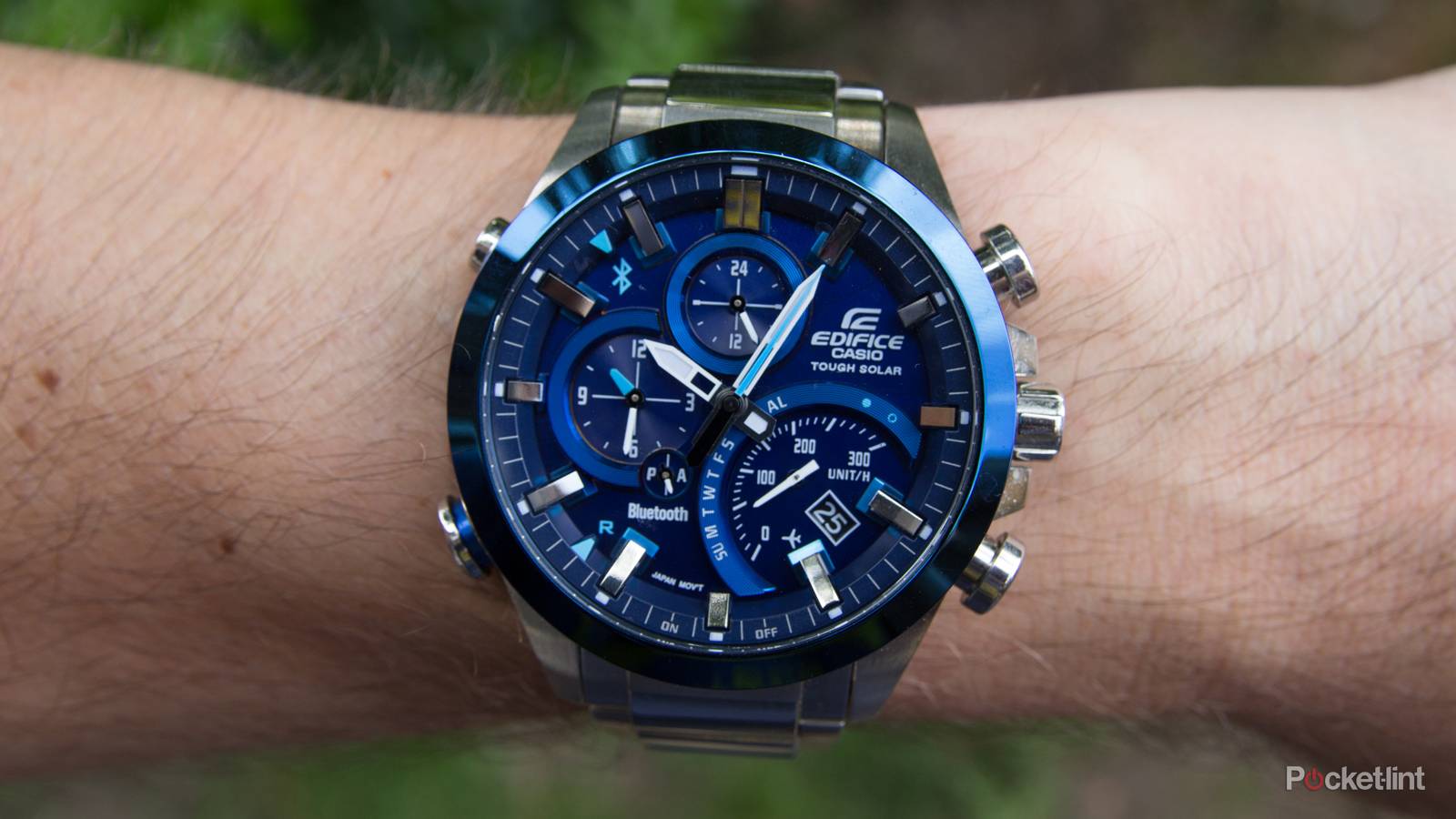Casio Edifice EQB-500: Watch first, connected device second