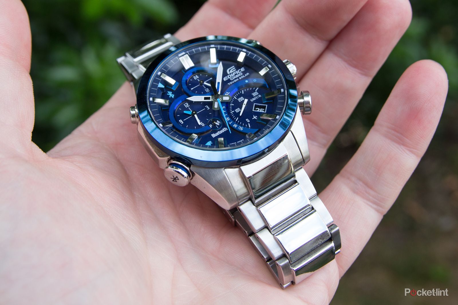 Casio Edifice EQB-500: Watch first, connected device second