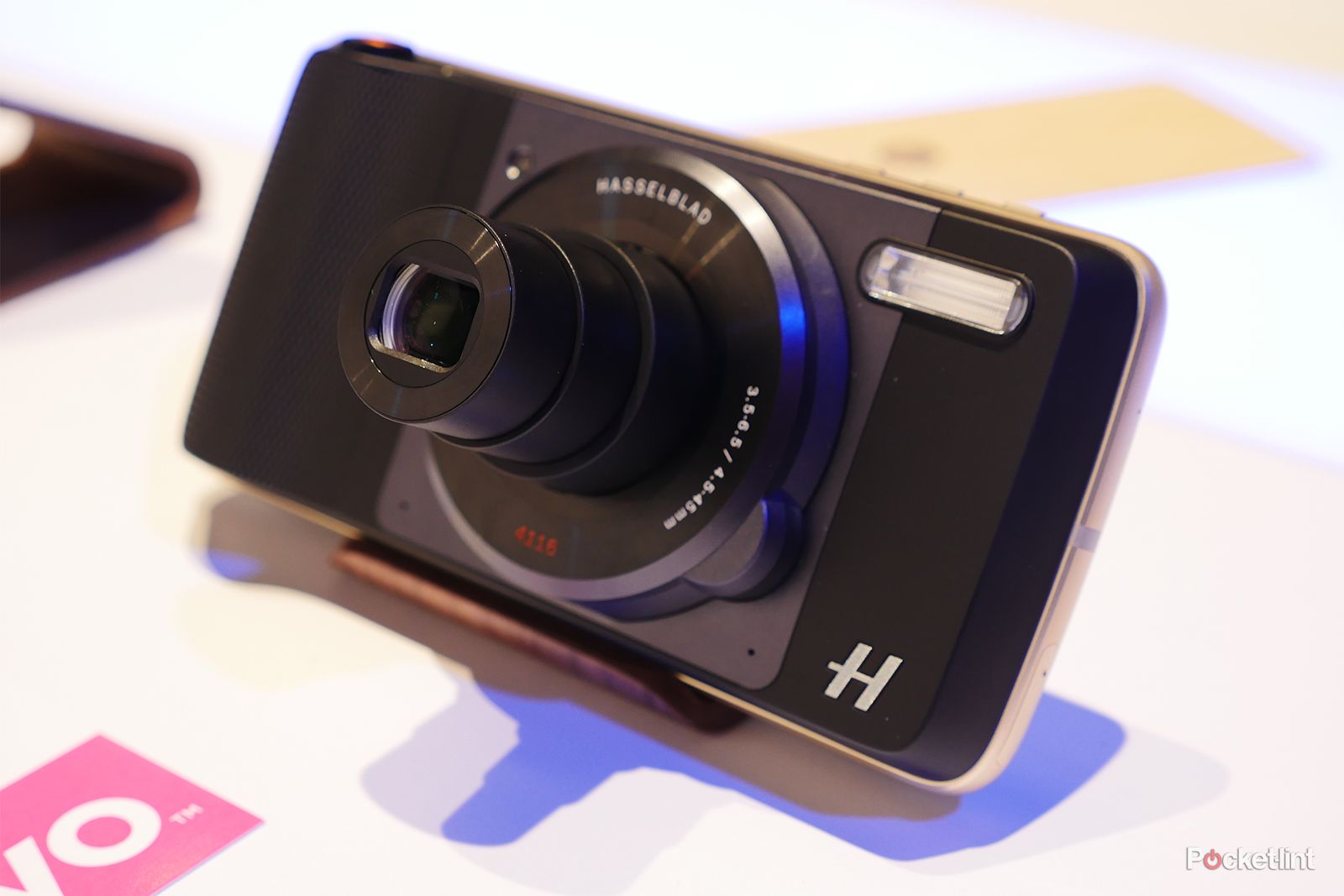 Hasselblad True Zoom preview: The 10x optical zoom Moto Mod is