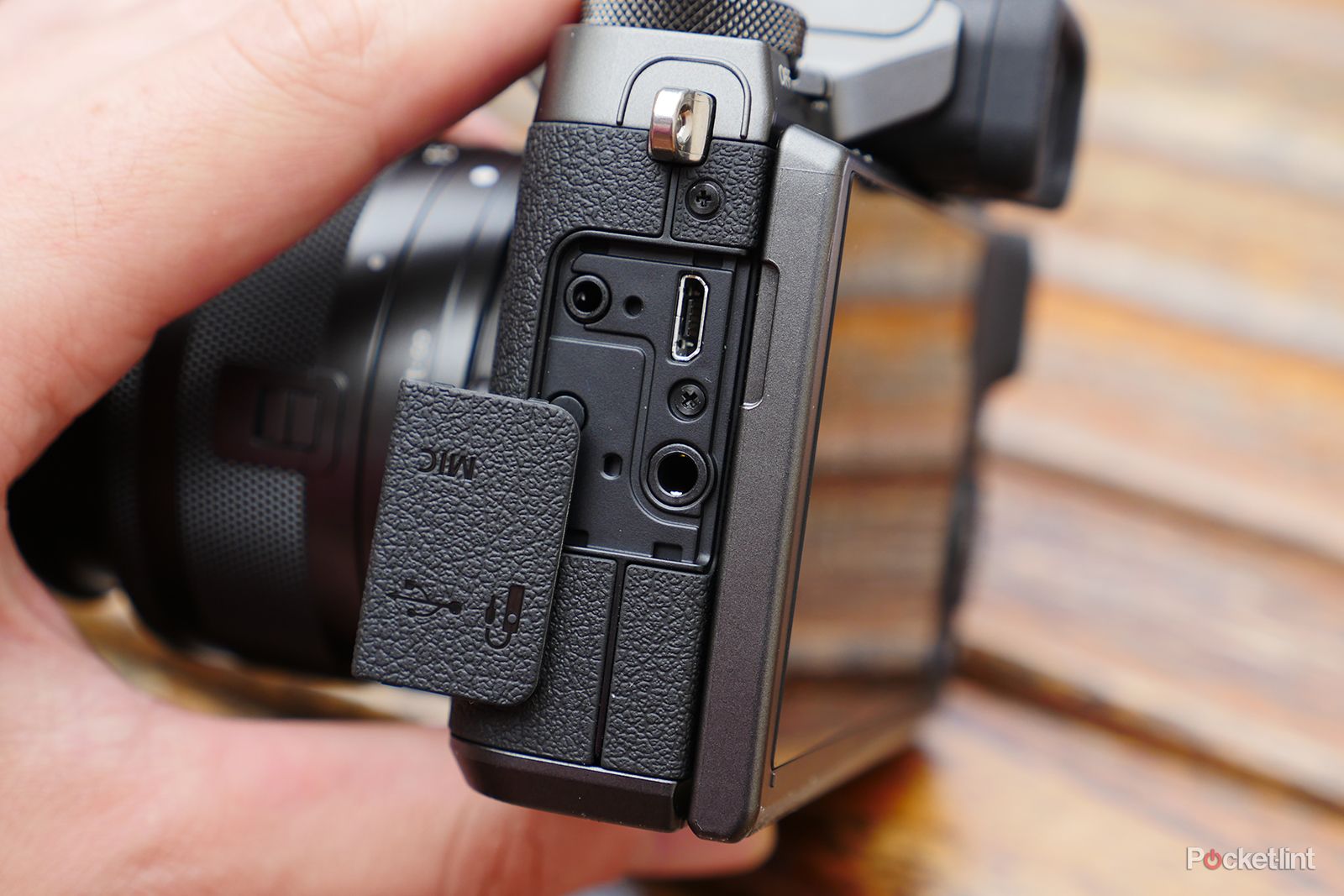 Canon EOS M5 review: 'Mirrorless 80D' fails to faze its compact