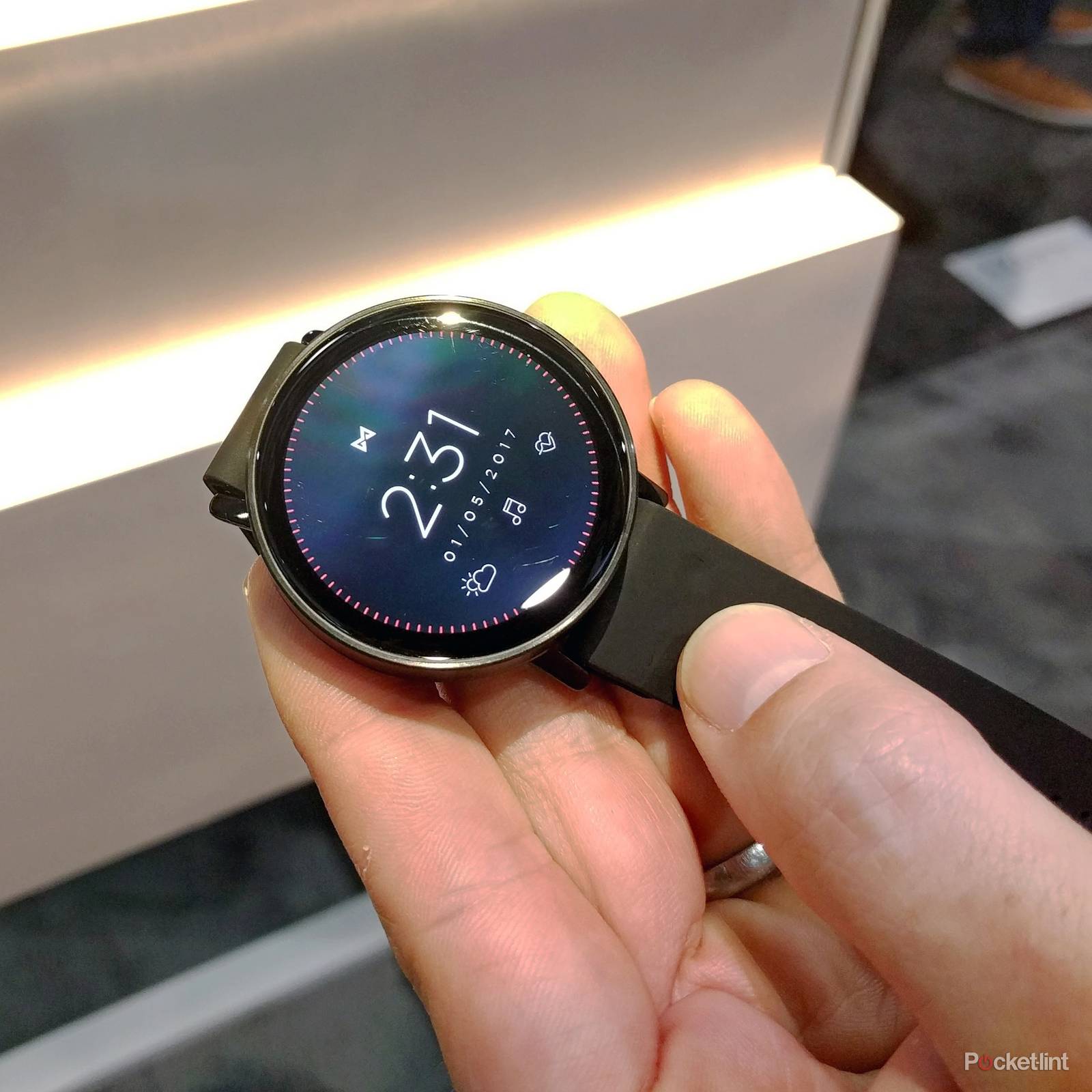 Misfit Vapor Misfit Vapor X adds more battery life and style for an  main image 3