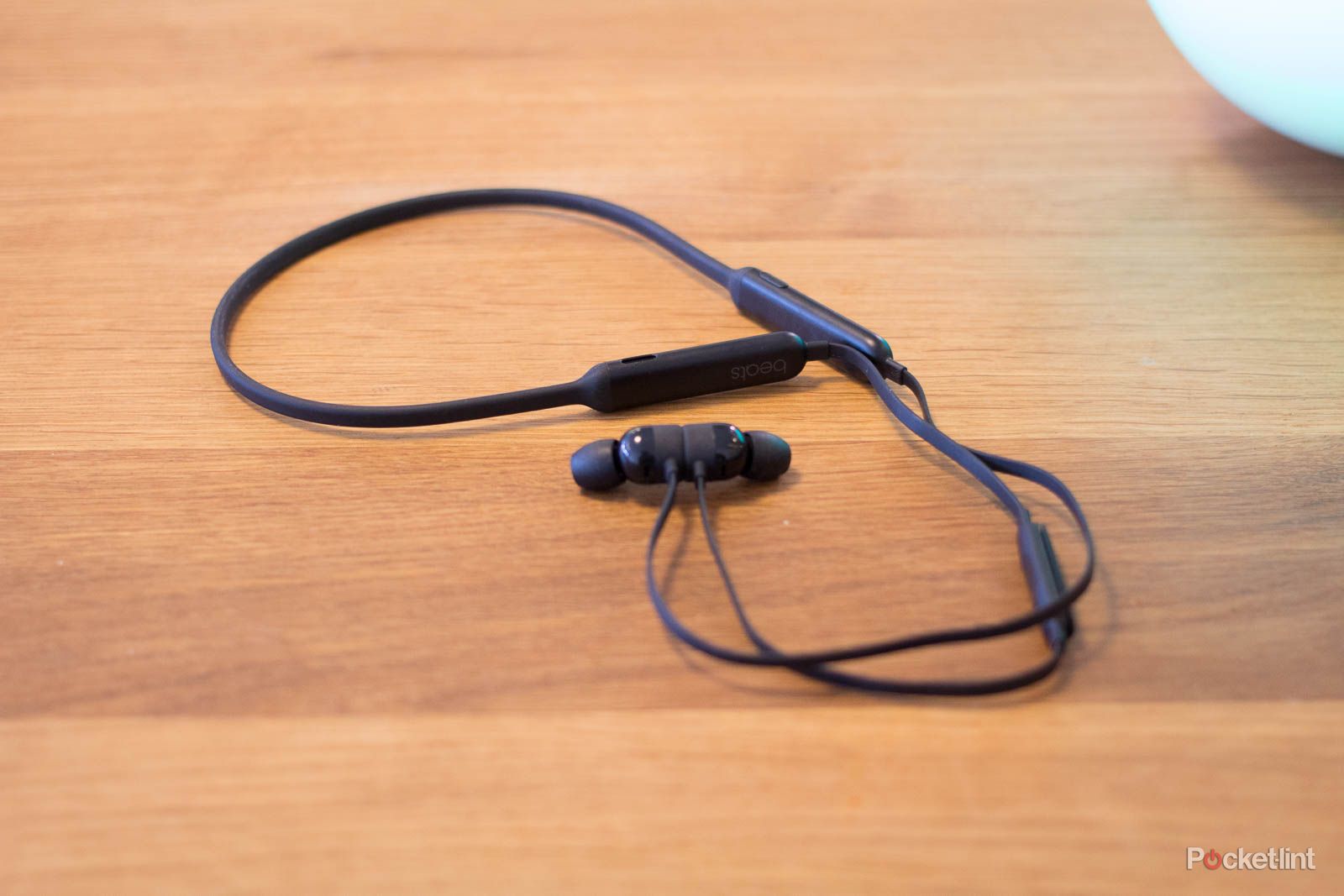 140228-headphones-review-beats