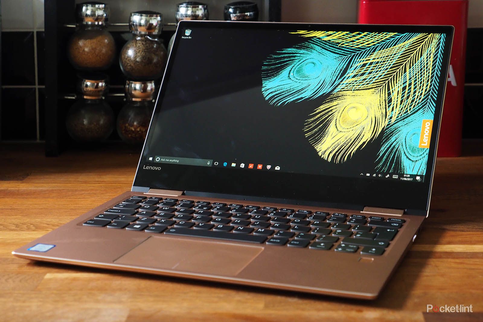 【ジャンク】Lenovo Yoga 720 ノートPC 12.5インチ 2016 Lenovo Yoga 720 (12-inch) review - small but just as