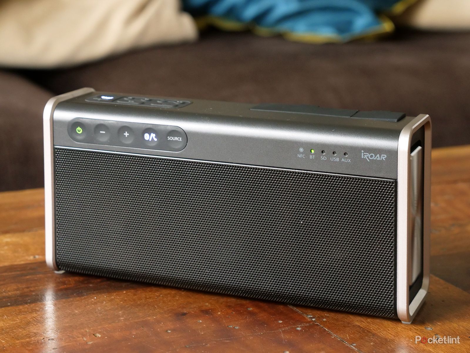 Creative iRoar Go review: Wild sound, tame design