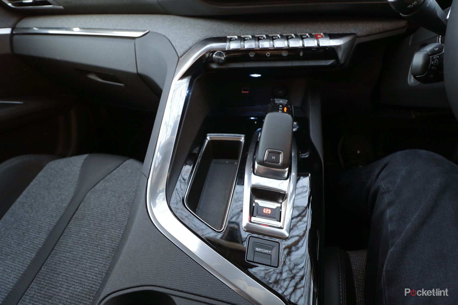 Peugeot 3008 review: A tech-tastic crossover that's sure to Allure