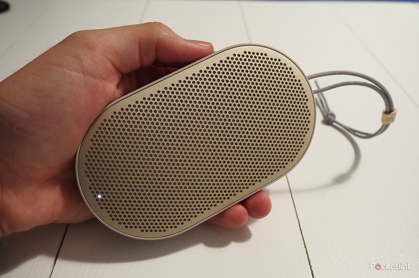スピーカー・ウーファー Beoplay P2 Amazon.co.jp: Bang & Olufsen ワイヤレスポータブルスピーカー