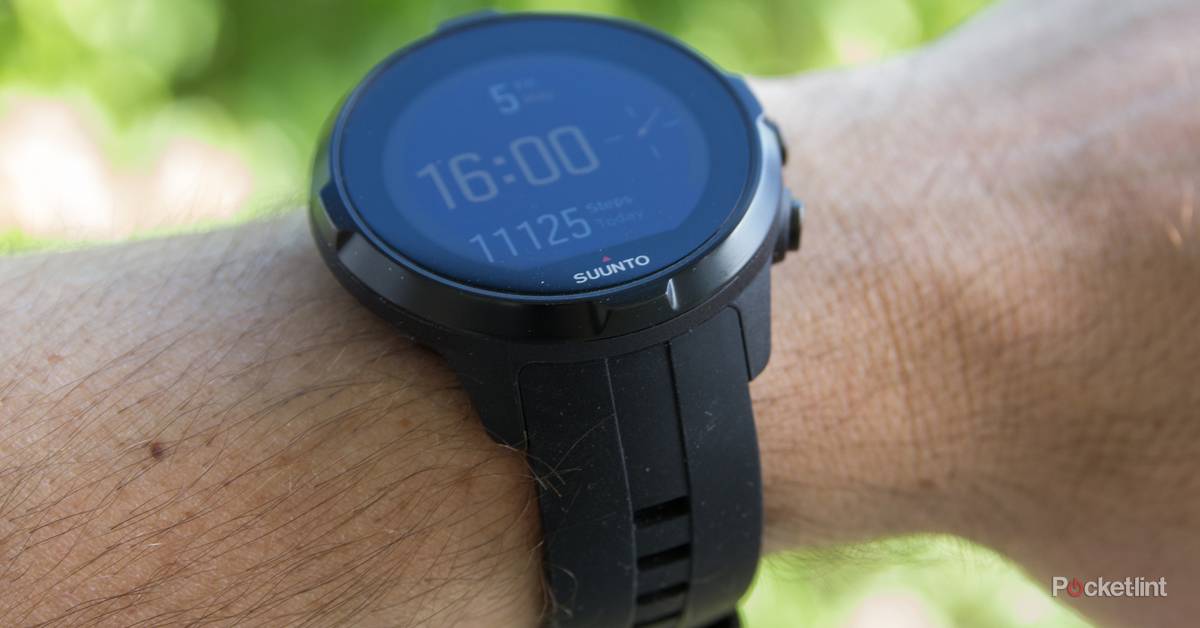 140945-fitness-trackers-review 