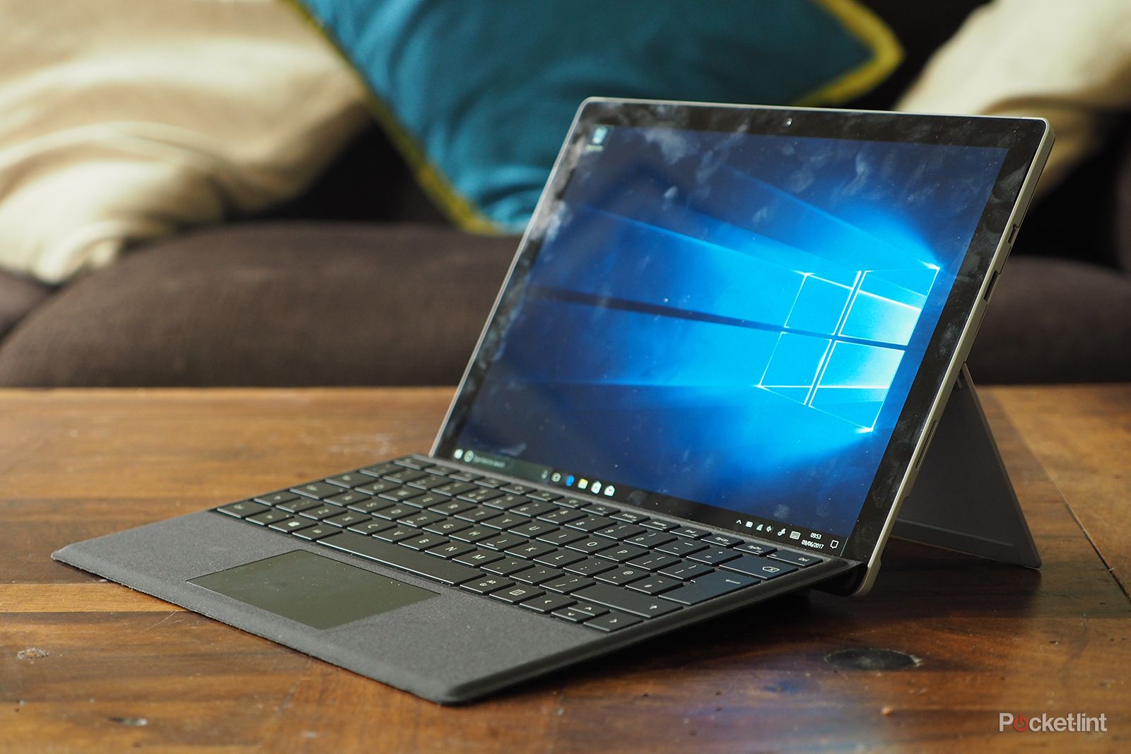 Microsoft - (bluestripe)Surface Pro 5 (2017) Microsoft Surface Pro (2017) review: Still a Pro, despite an