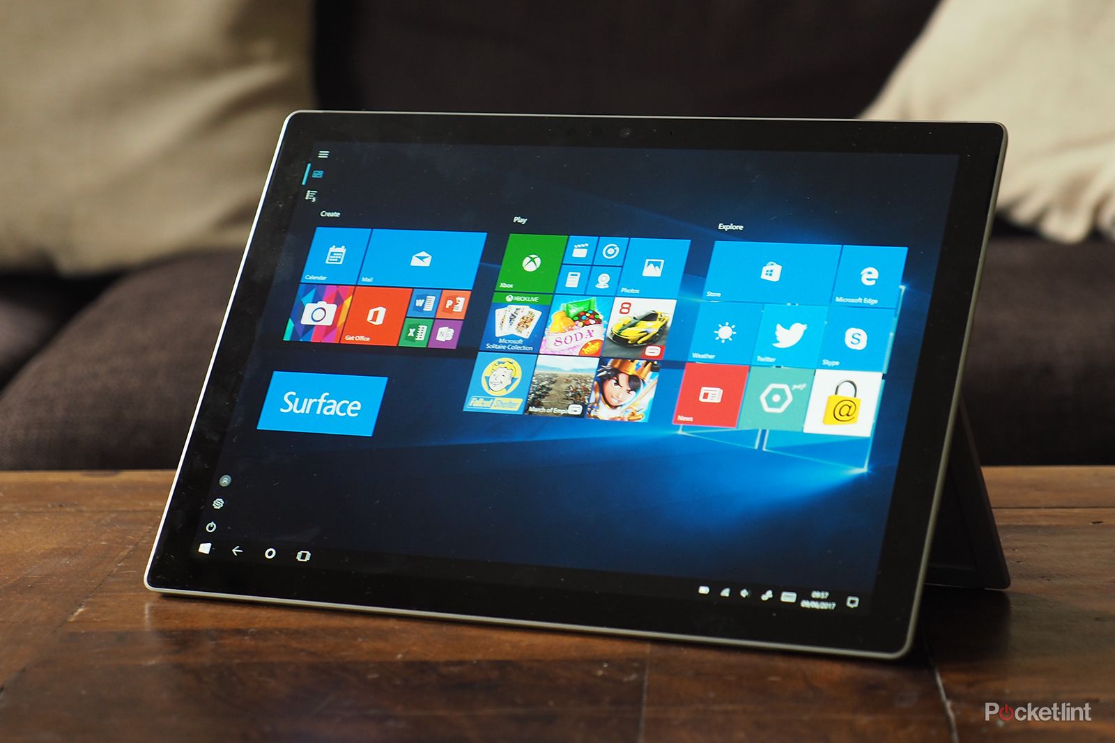Microsoft - (bluestripe)Surface Pro 5 (2017) Microsoft Surface Pro (2017) review: Still a Pro, despite an