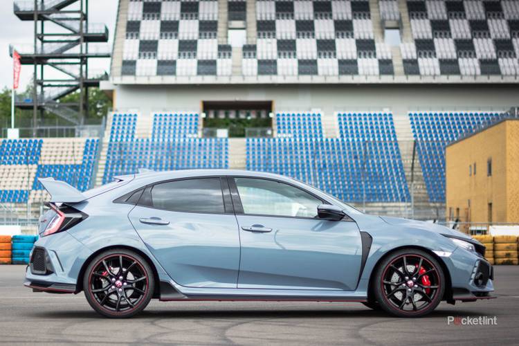Honda Civic Type R (2017) review: The hot hatch hooligan