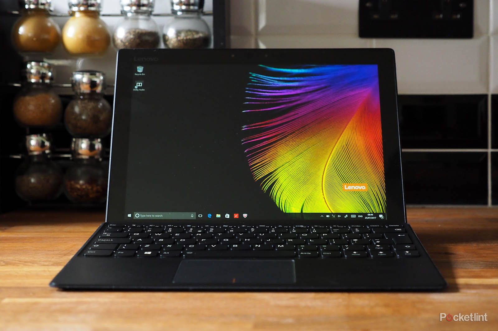 Lenovo Miix 720 review: Can it outsmart the mighty Surface?