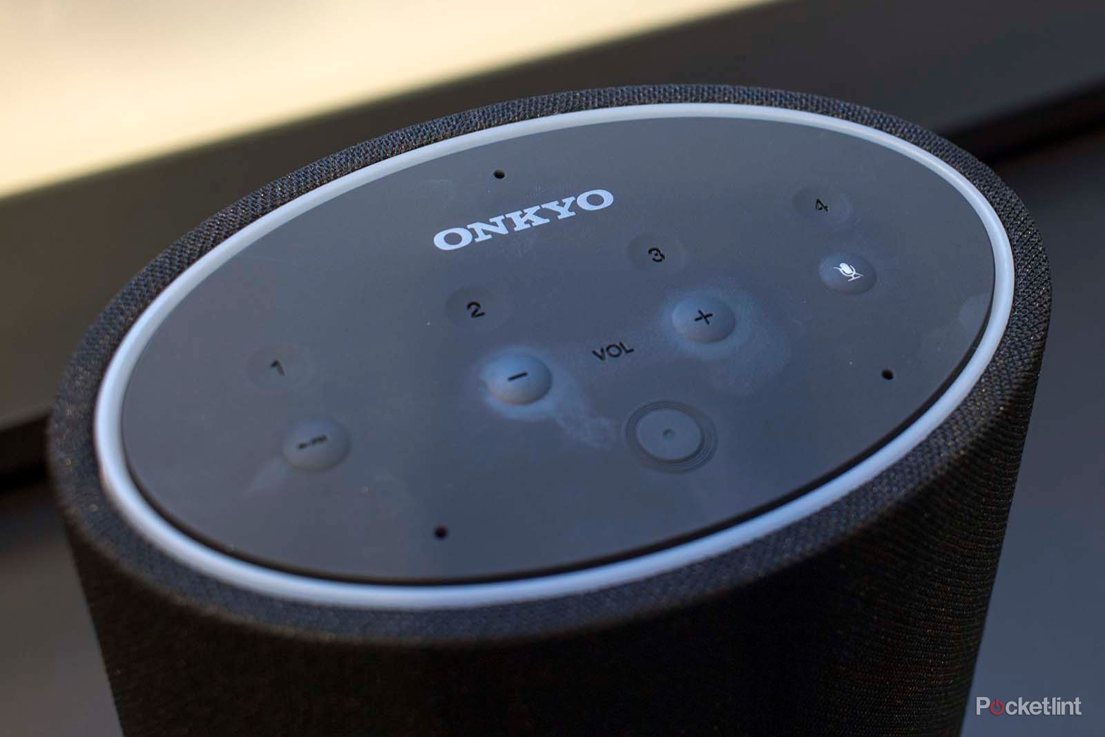 極美品　ONKYO Smart Speaker P3 Onkyo P3 and G3 smart speakers preview: Alexa or Google, you choose