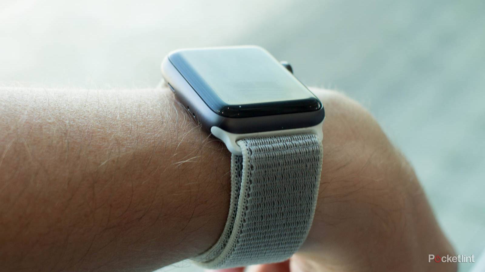 How to remove Apple Watch bands - Main Image