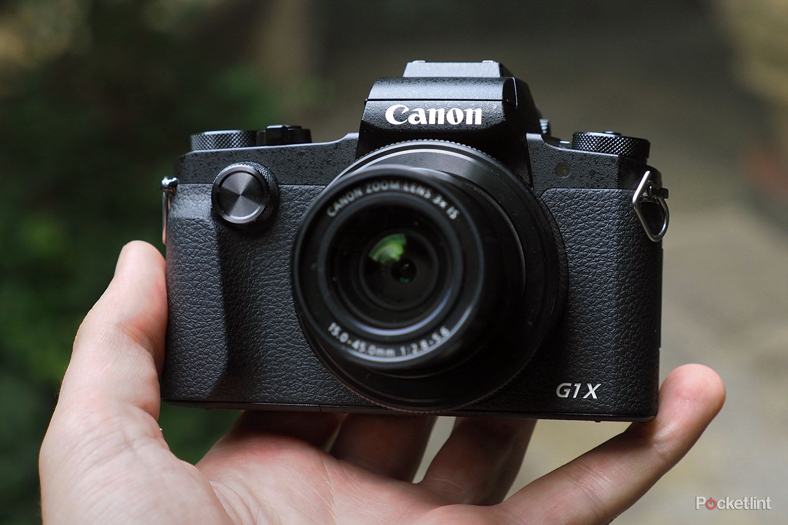 Canon G1 X Mark III is the first compact with an APS-C sensor and